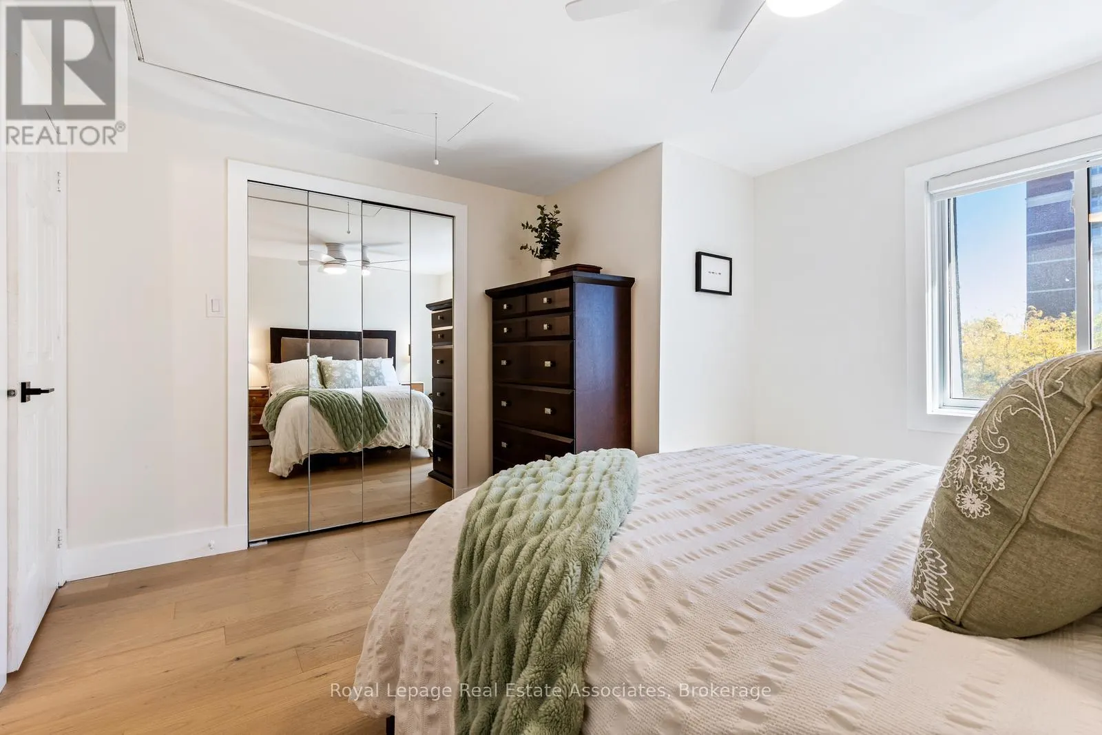 20 - 1020 WALDEN CIRCLE