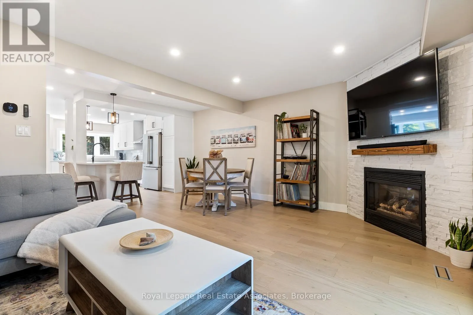 20 - 1020 WALDEN CIRCLE