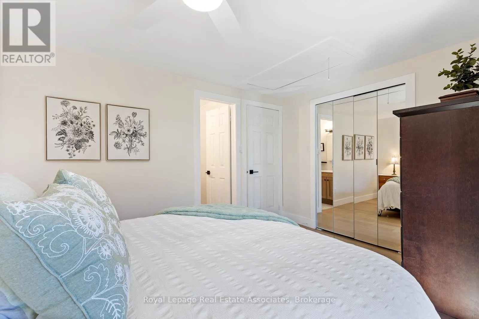 20 - 1020 WALDEN CIRCLE