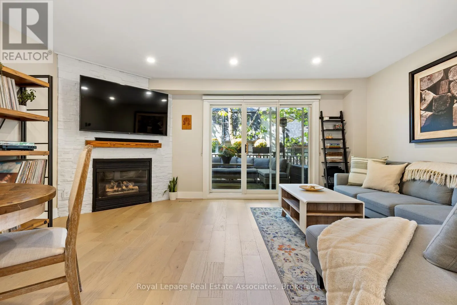 20 - 1020 WALDEN CIRCLE