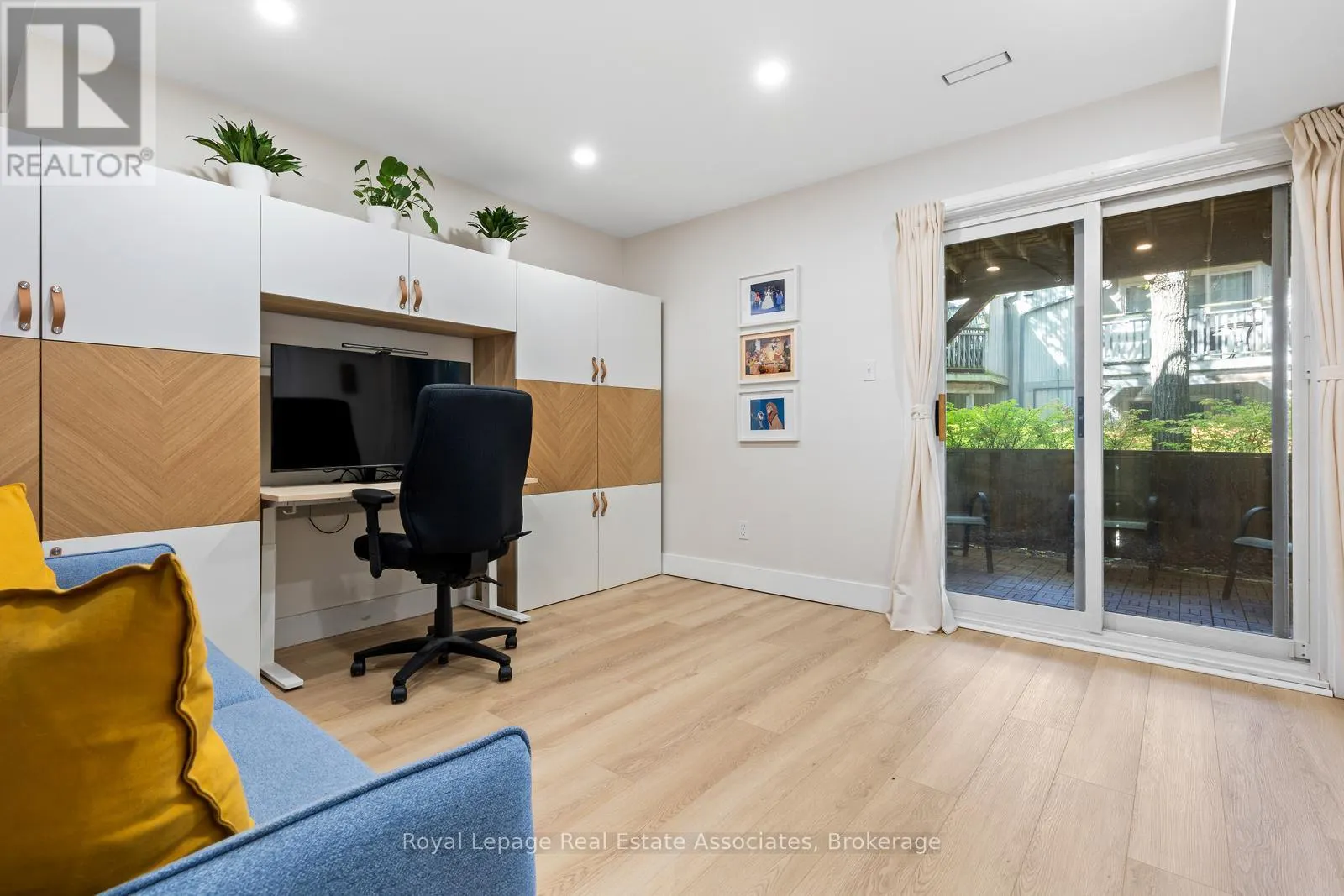20 - 1020 WALDEN CIRCLE