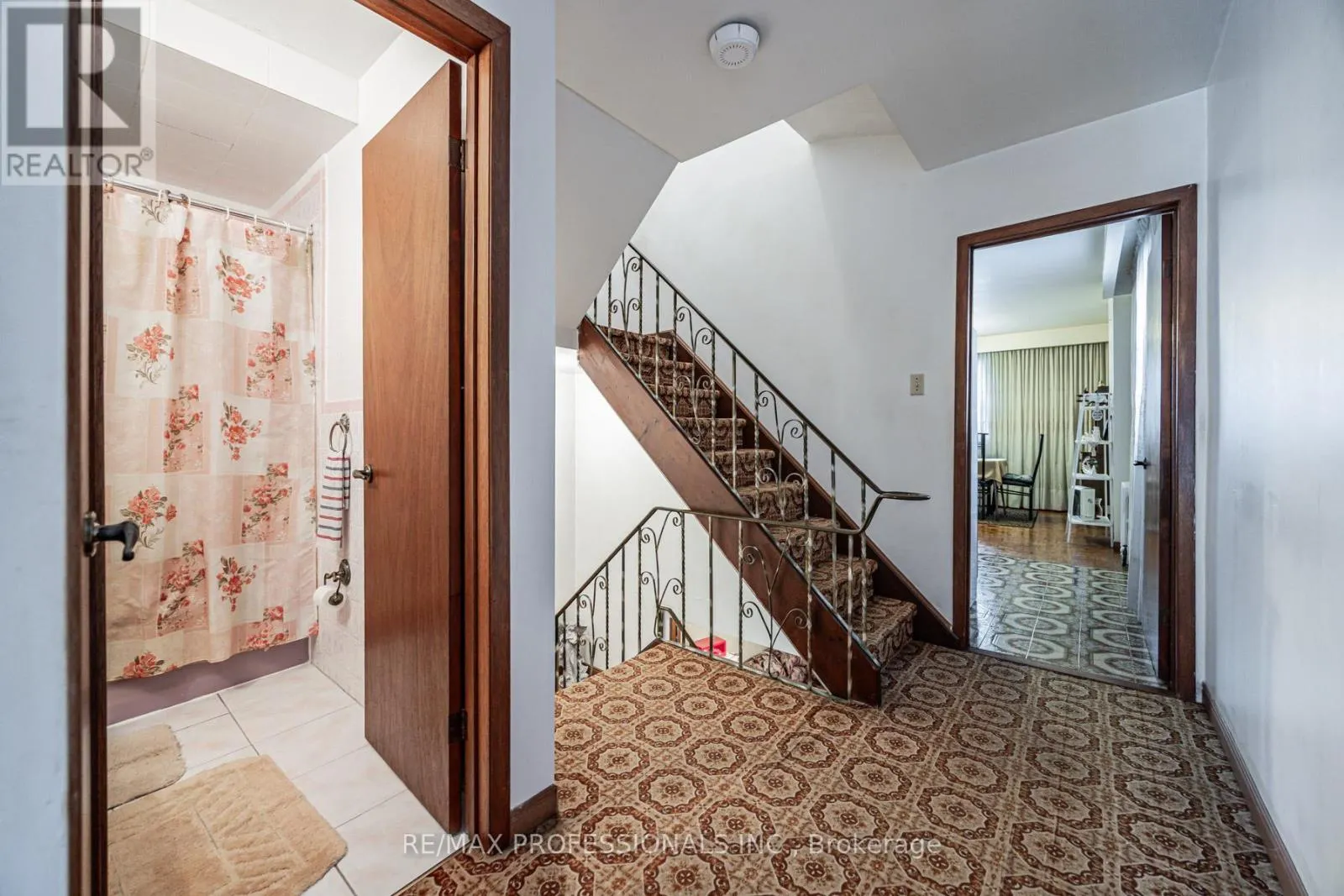 54 WRIGHT AVENUE