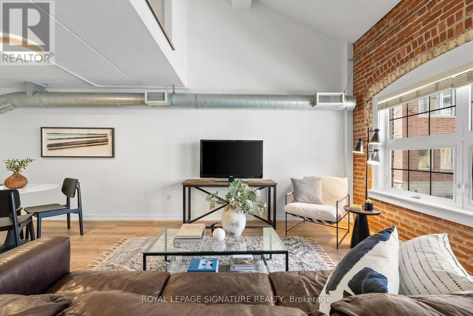 336 - 1100 LANSDOWNE AVENUE