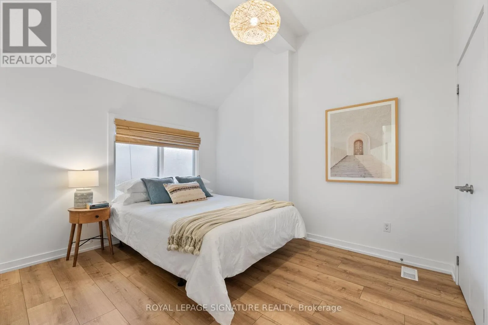 336 - 1100 LANSDOWNE AVENUE