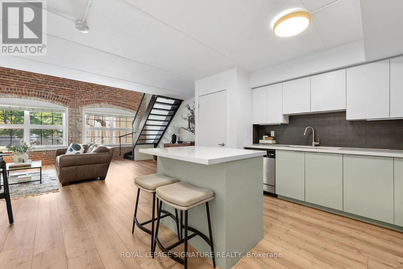 336 - 1100 LANSDOWNE AVENUE