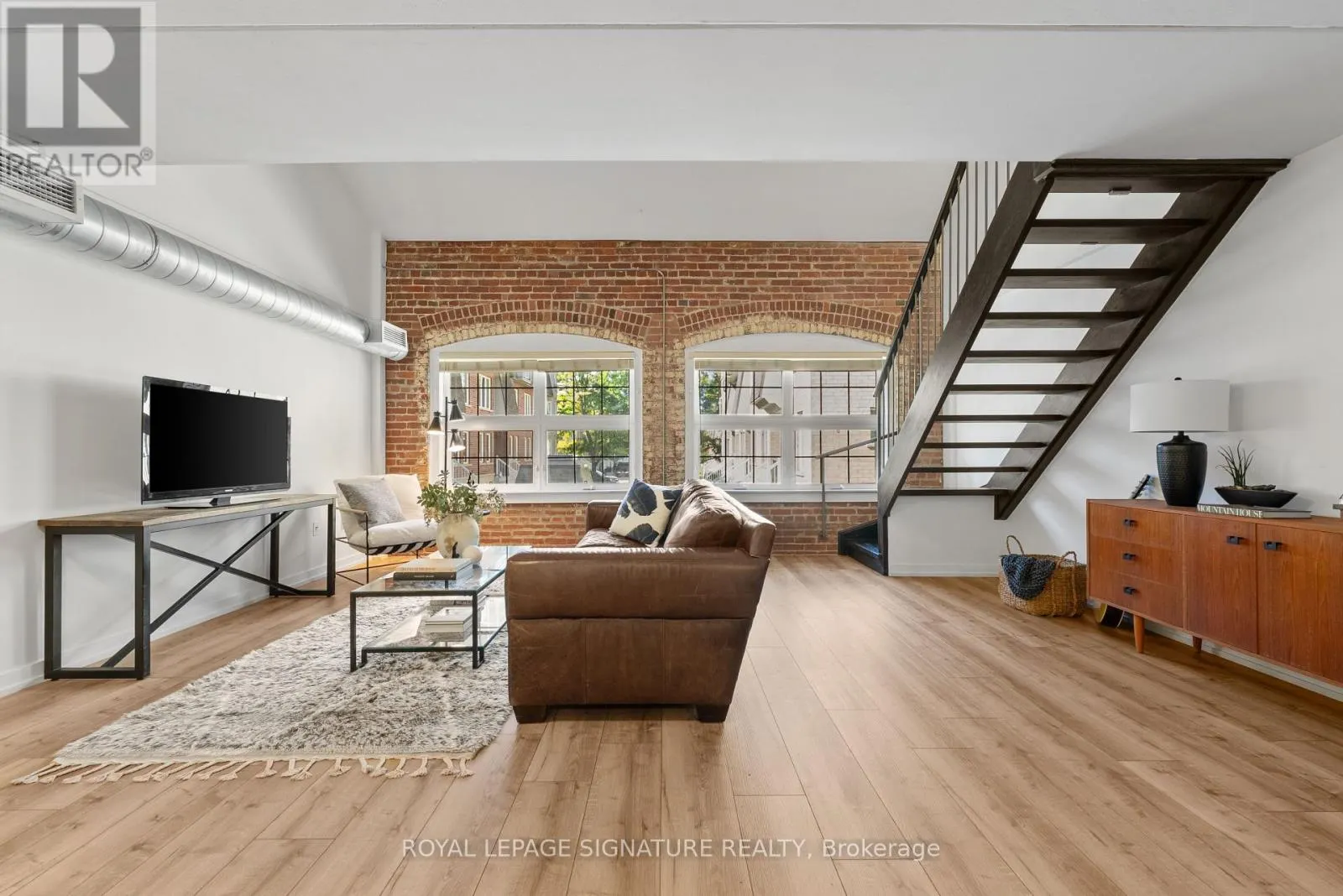 336 - 1100 LANSDOWNE AVENUE
