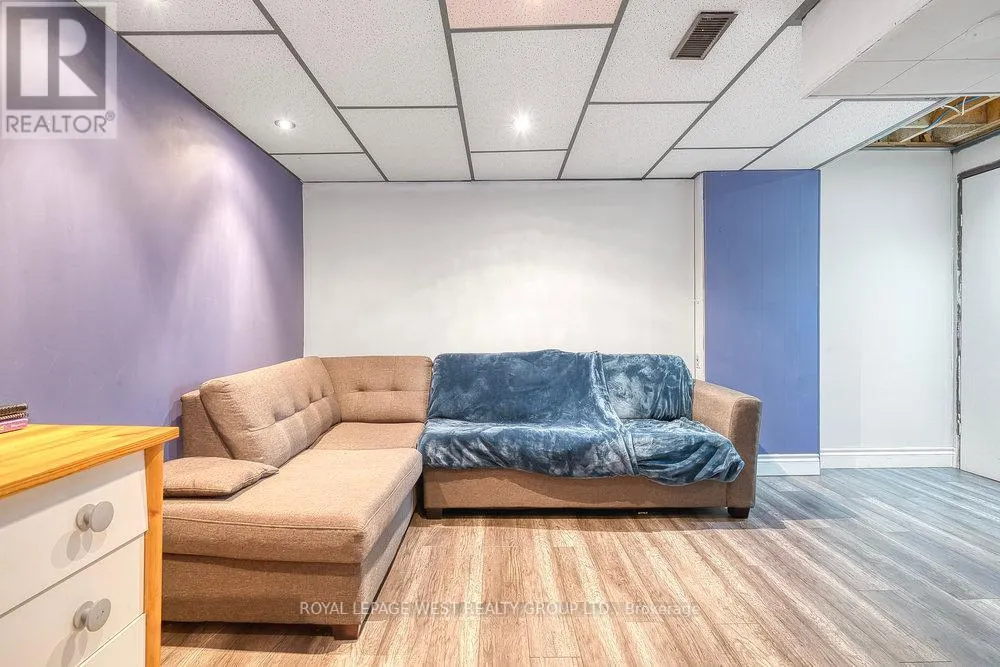 3 - 92 TWENTY NINTH STREET