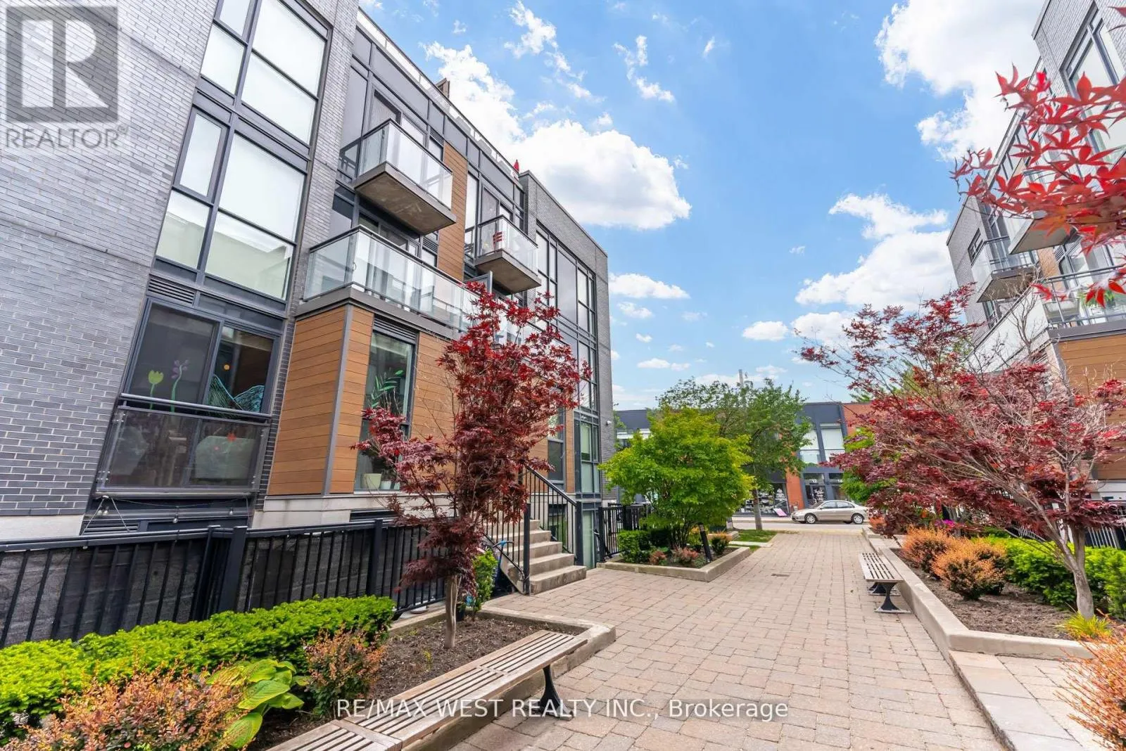 103 - 15 SOUSA MENDES STREET