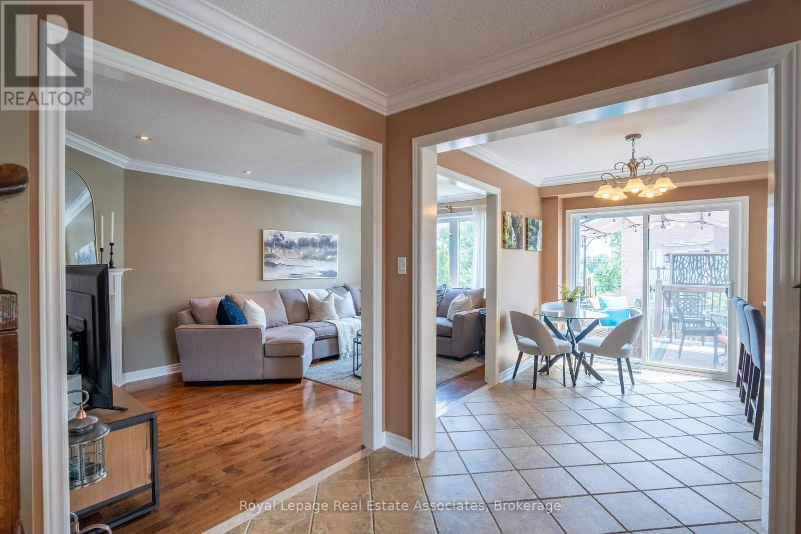 16 SANDYSIDE CRESCENT