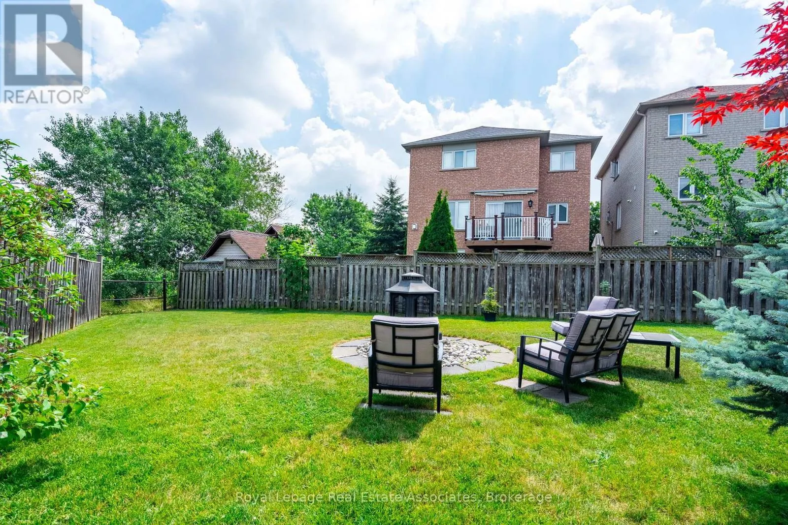 16 SANDYSIDE CRESCENT