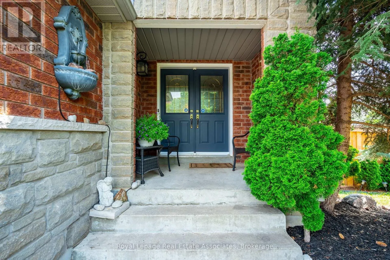 16 SANDYSIDE CRESCENT