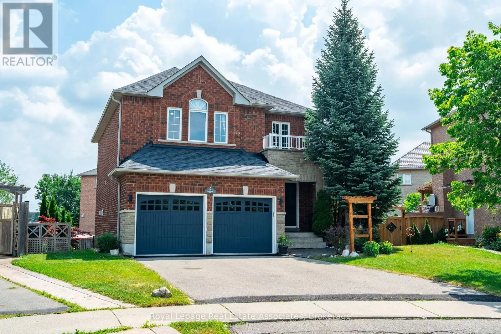 16 SANDYSIDE CRESCENT