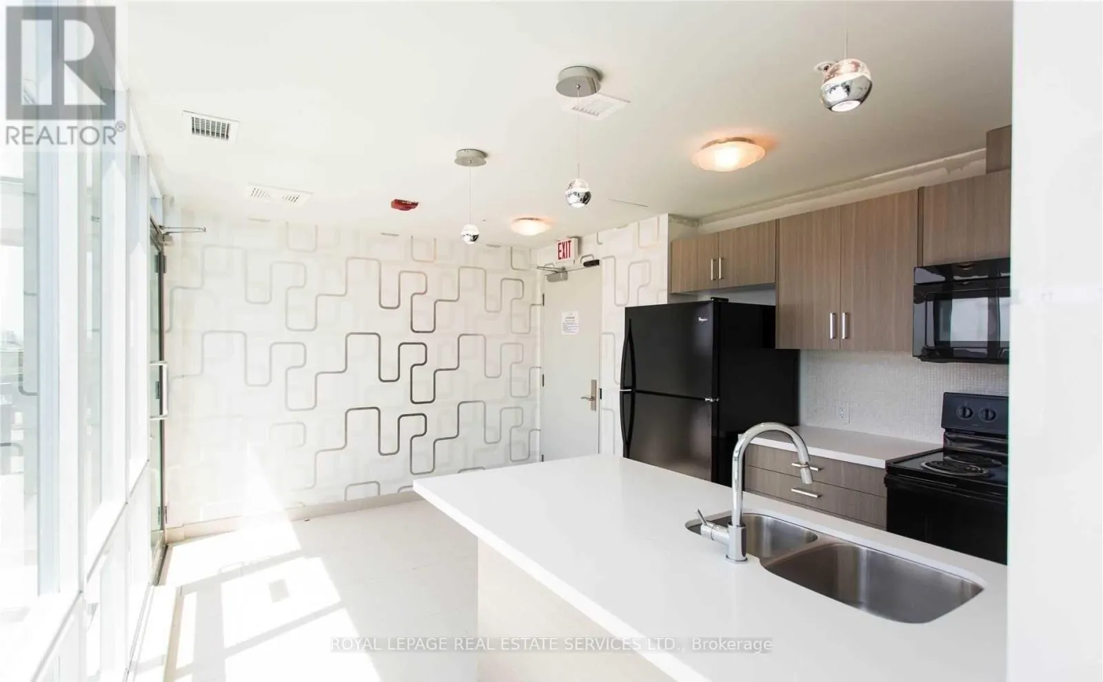 717 - 80 ESTHER LORRIE DRIVE