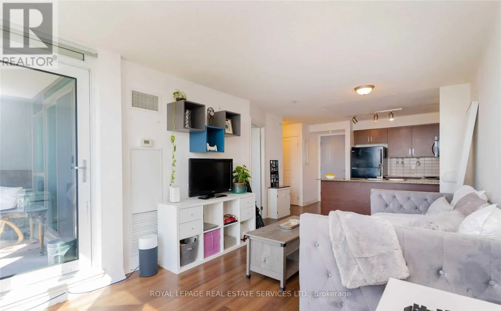 717 - 80 ESTHER LORRIE DRIVE