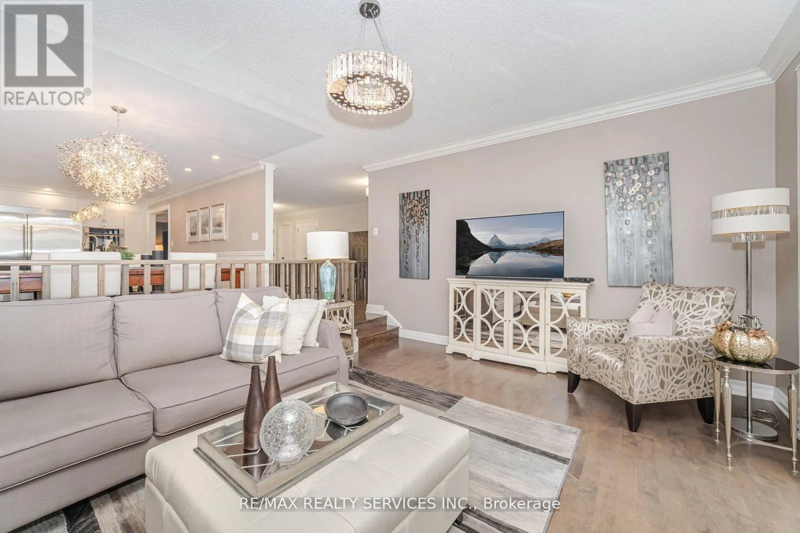 33 CARNFORTH DRIVE