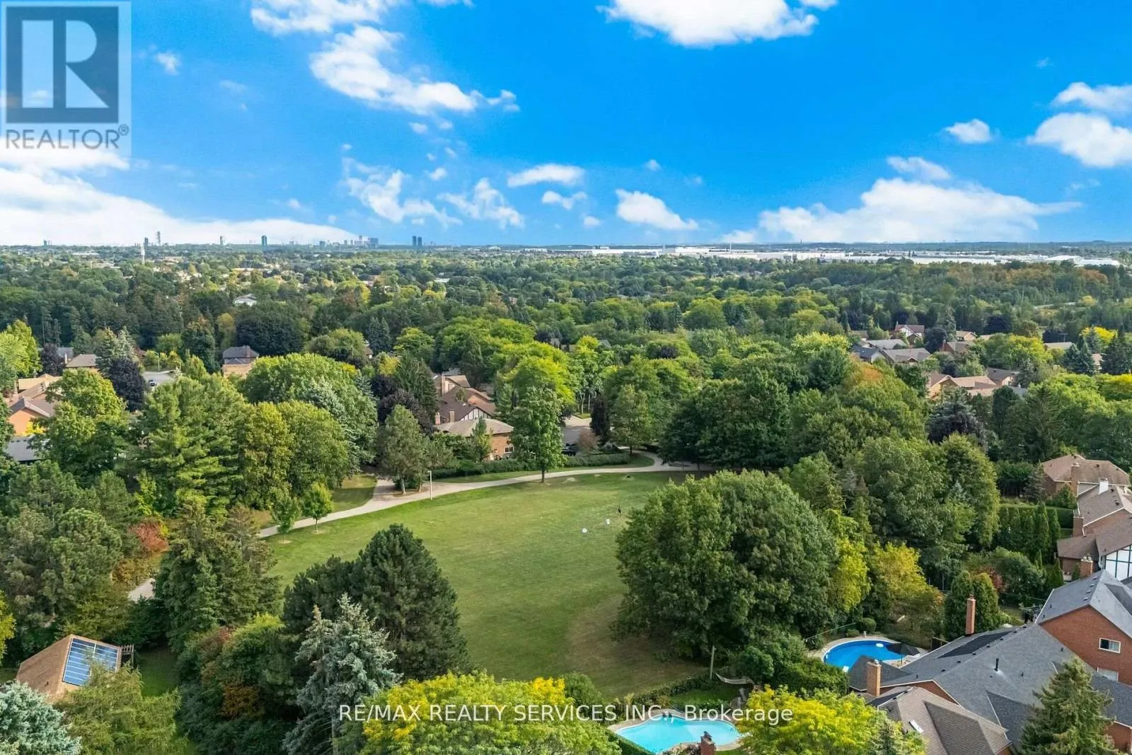 33 CARNFORTH DRIVE