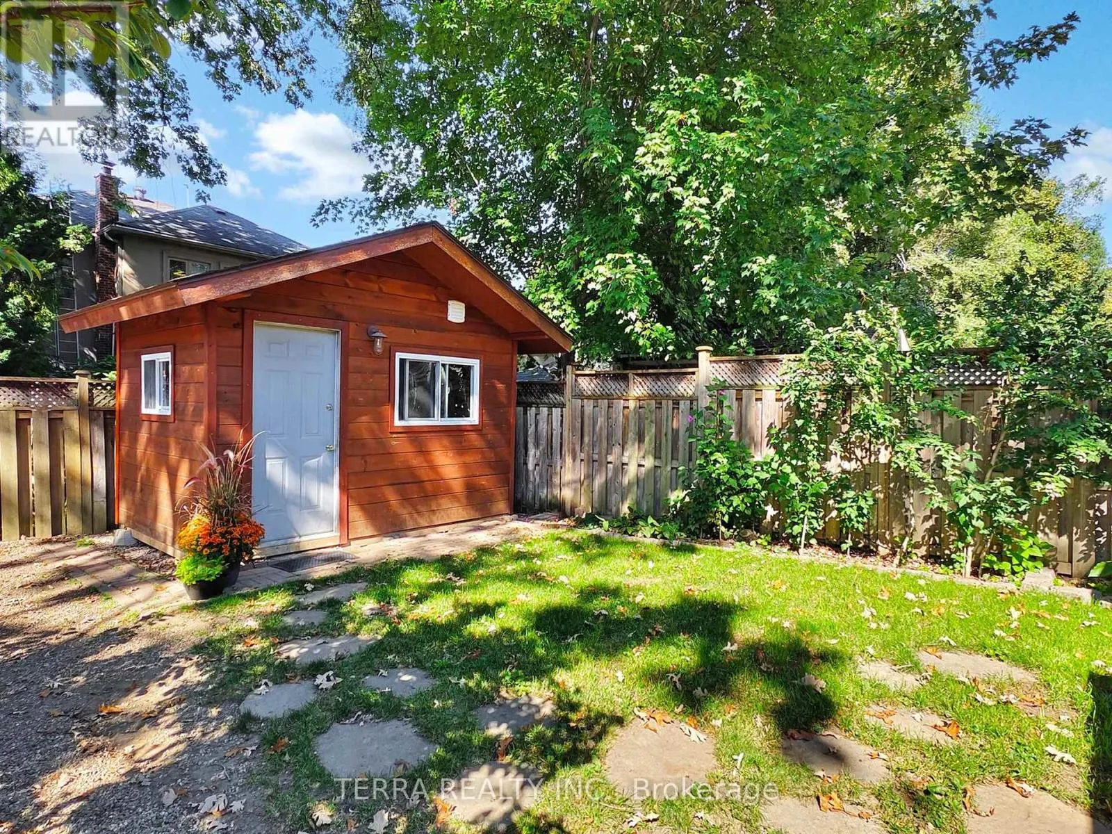 40 ALLANBROOKE DRIVE