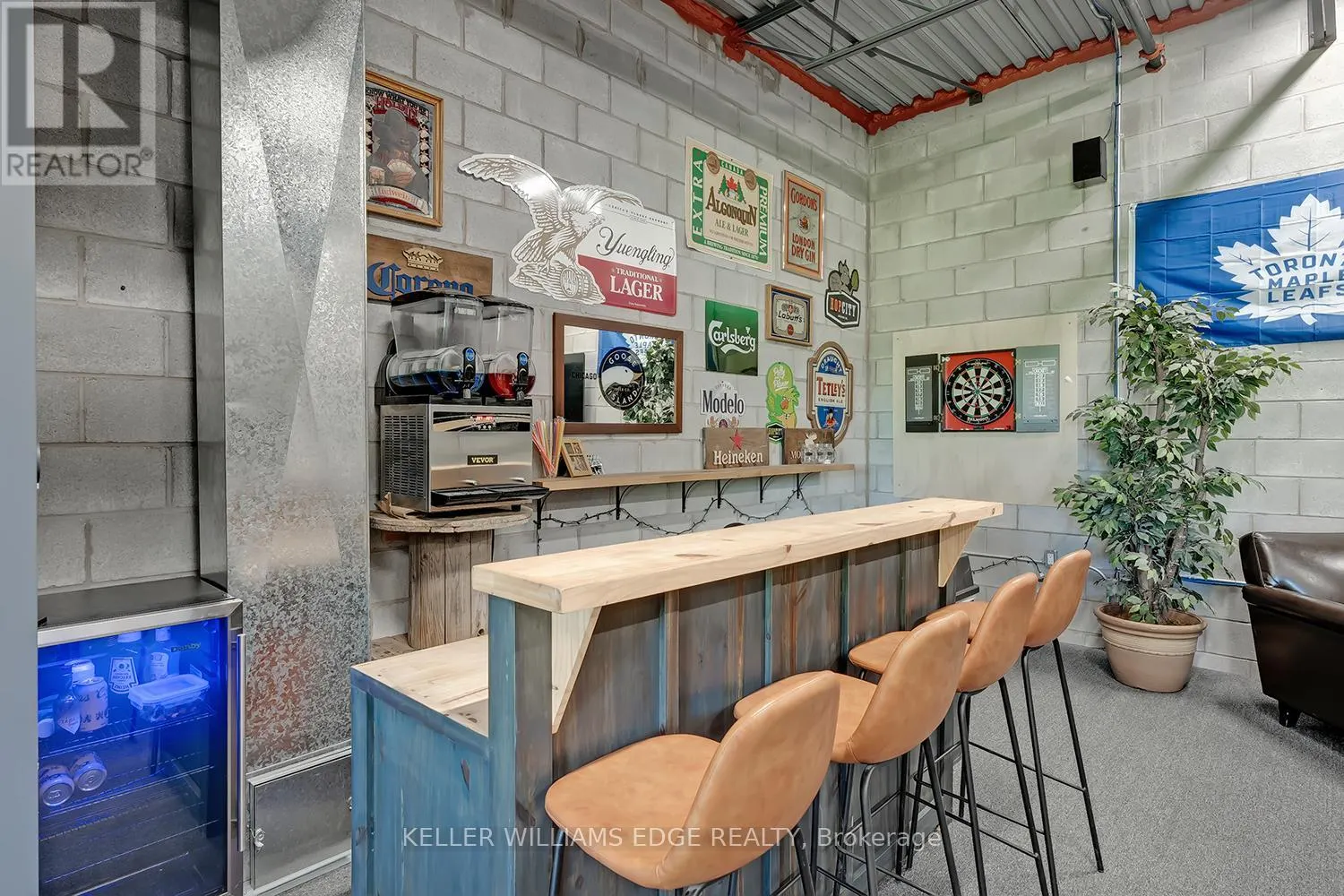 16 - 1158 KING ROAD