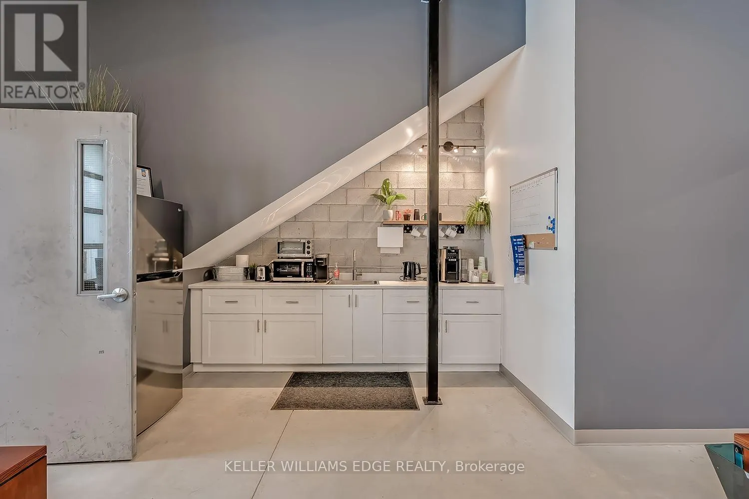 16 - 1158 KING ROAD