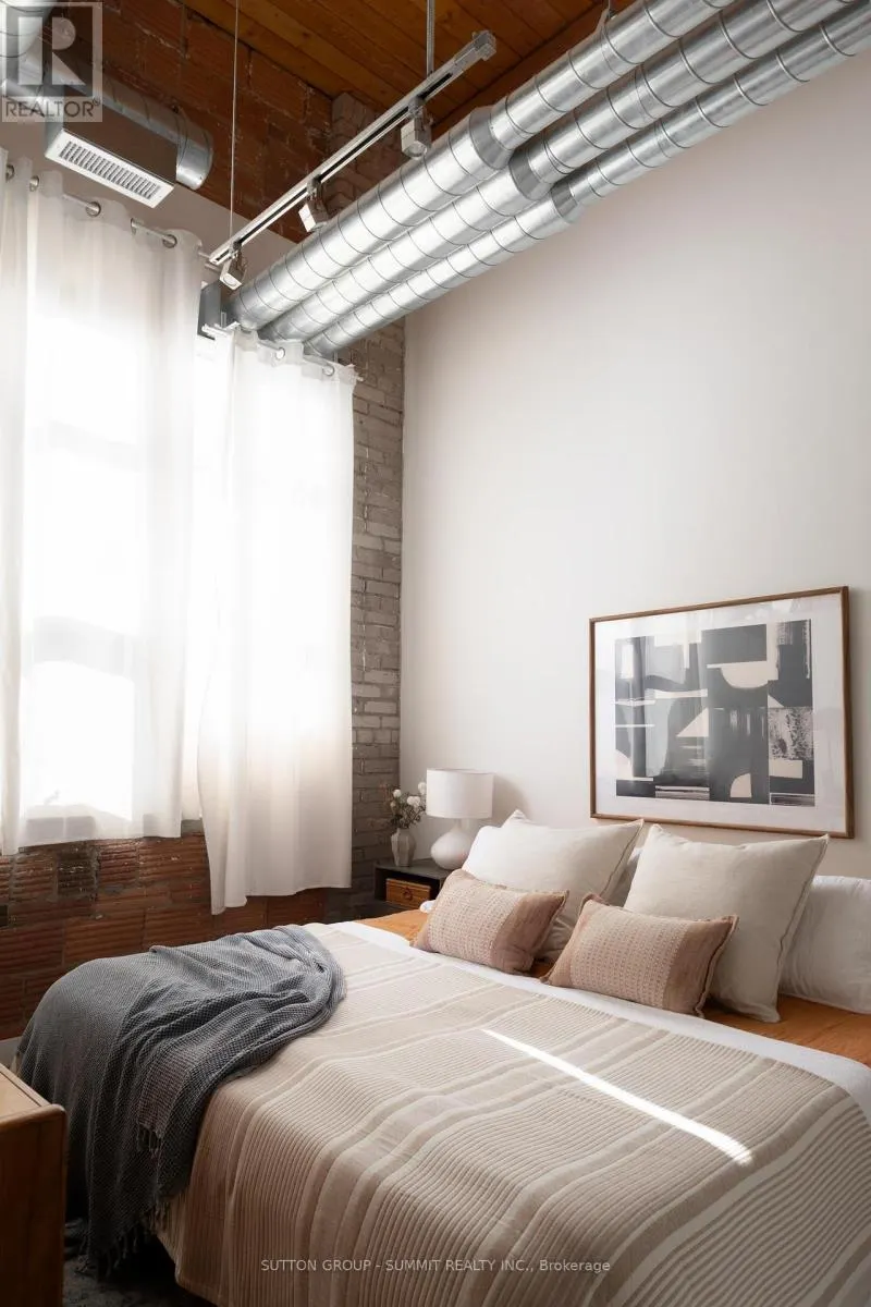 PH5 - 2154 DUNDAS STREET W
