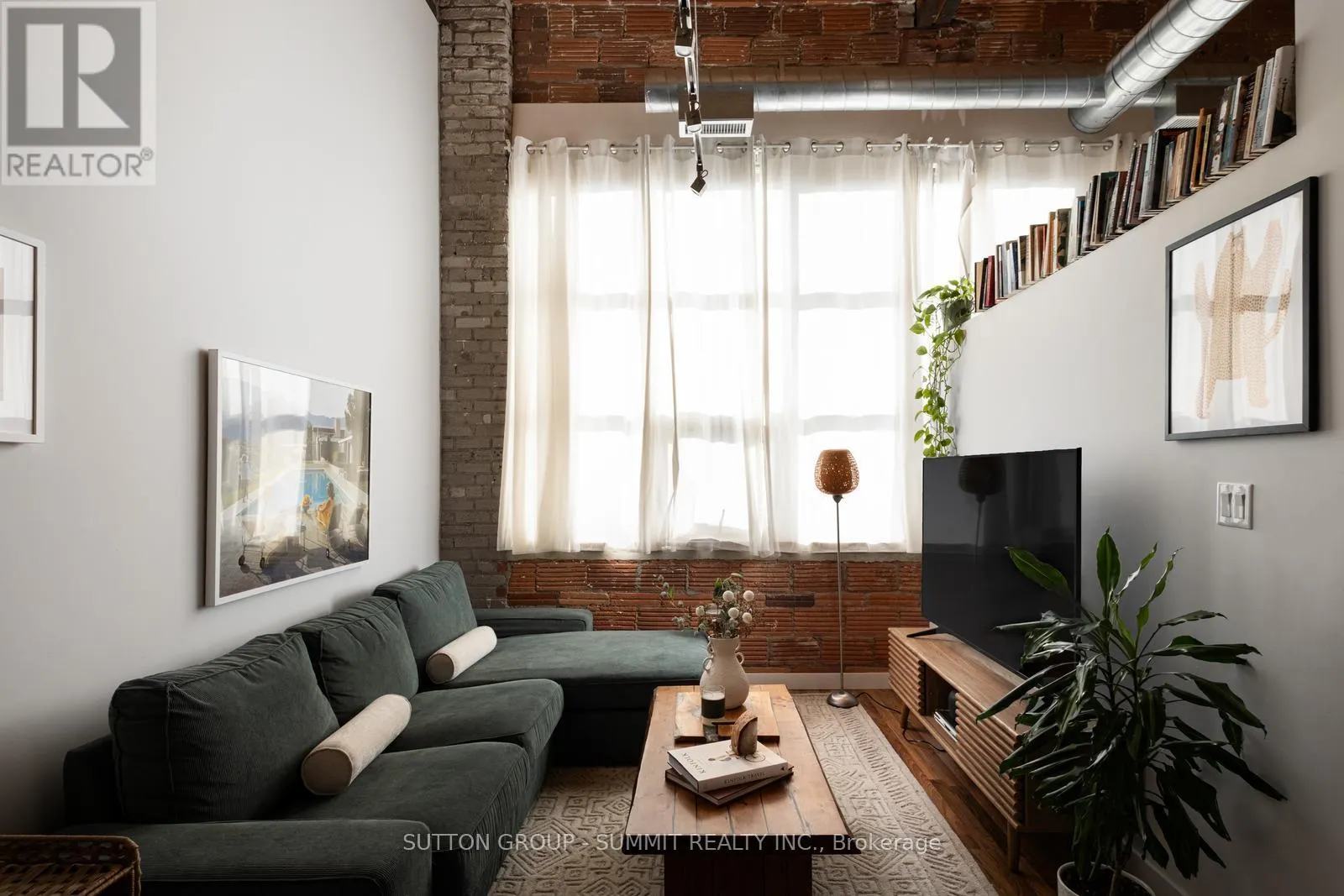 PH5 - 2154 DUNDAS STREET W