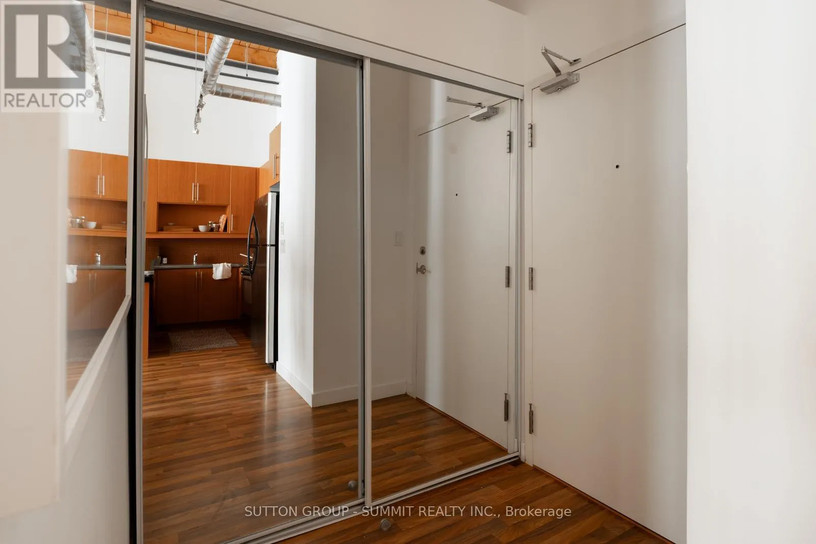 PH5 - 2154 DUNDAS STREET W