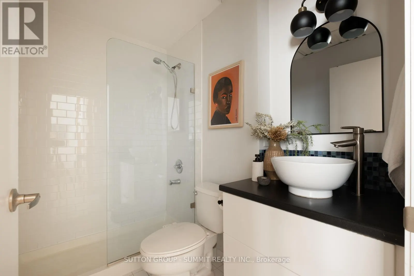 PH5 - 2154 DUNDAS STREET W