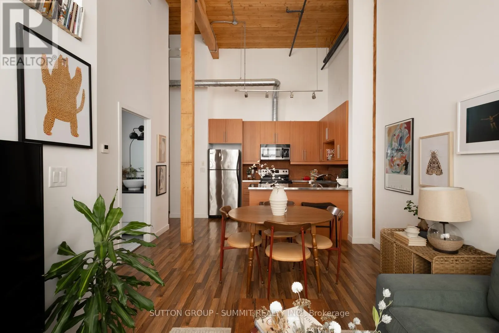 PH5 - 2154 DUNDAS STREET W
