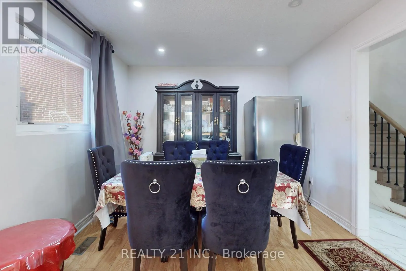 27 JARDINE STREET