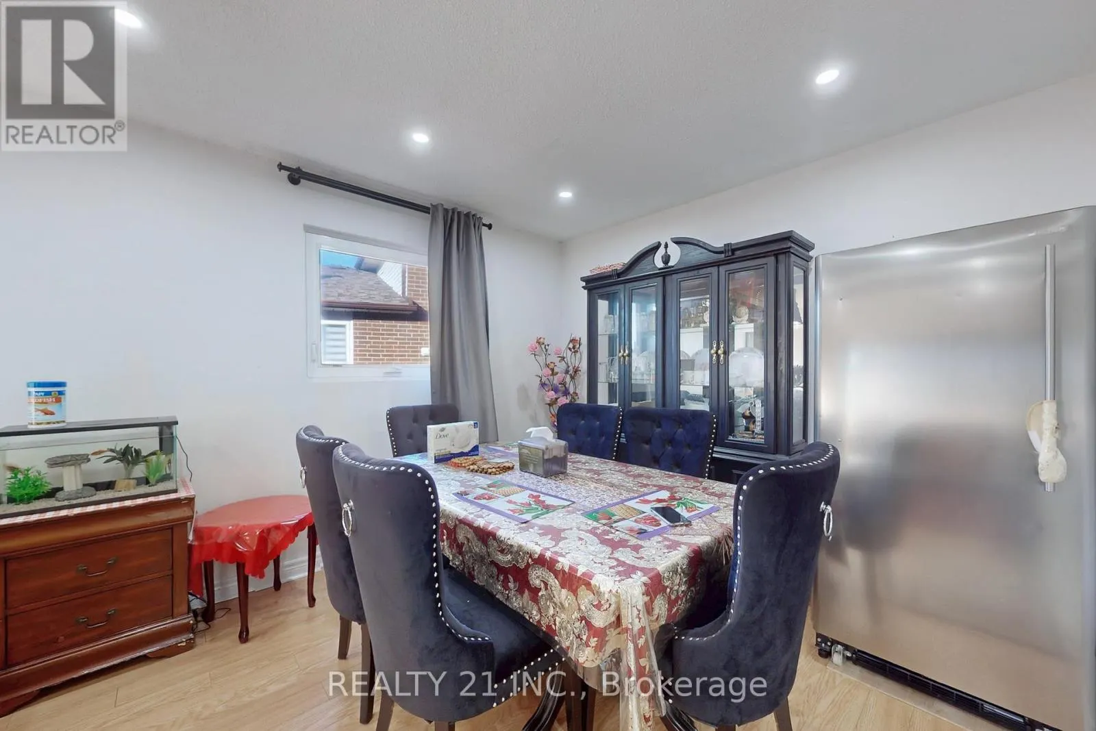 27 JARDINE STREET