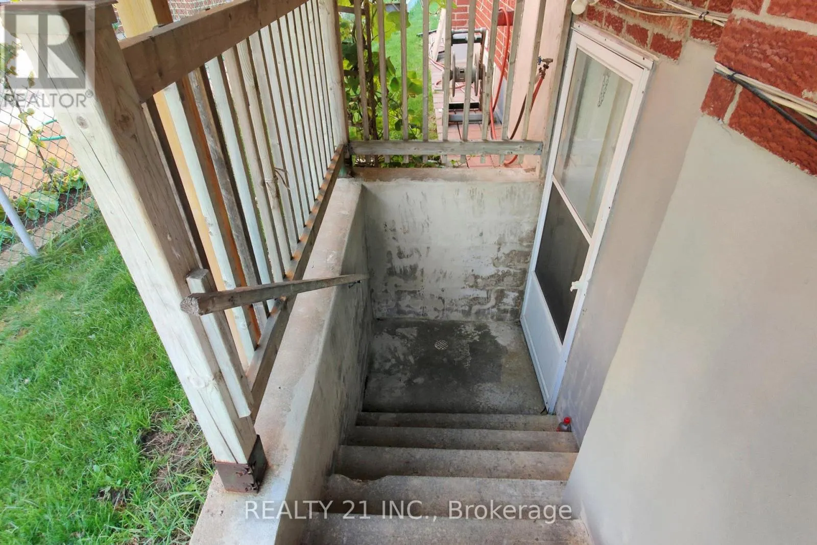27 JARDINE STREET