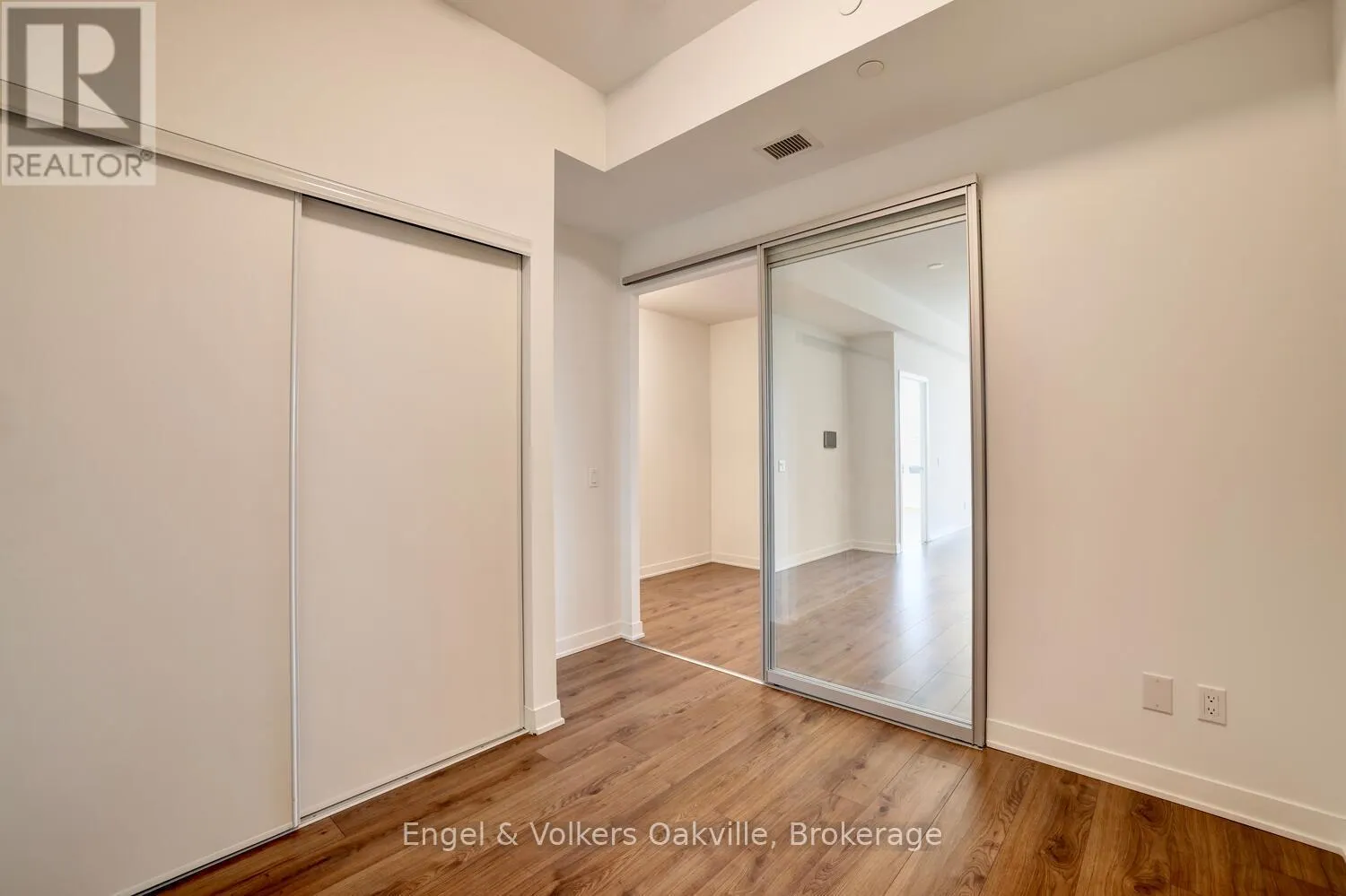 309 - 405 DUNDAS STREET W, #309