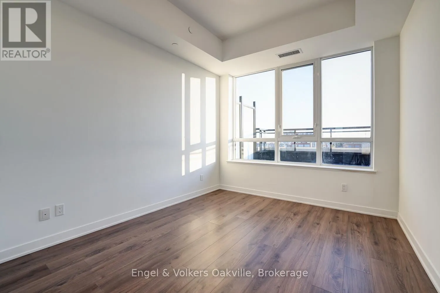 309 - 405 DUNDAS STREET W, #309