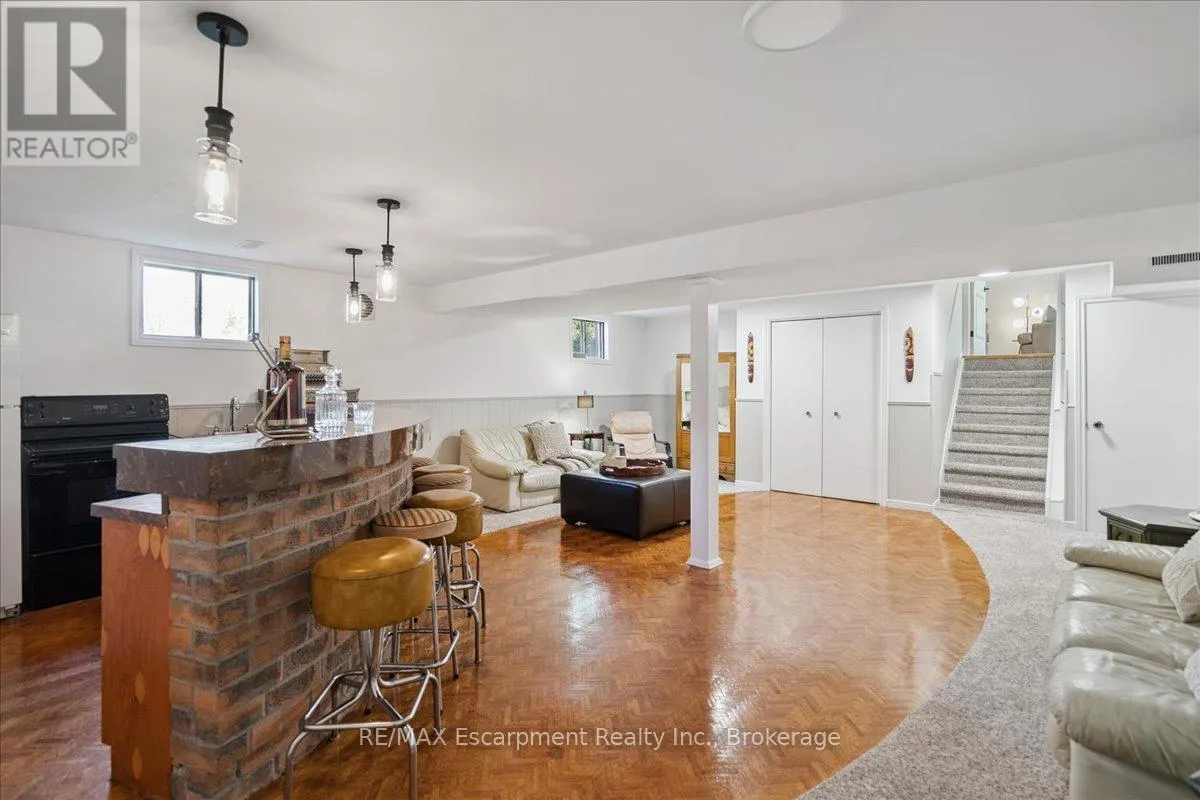 346 KINGSWAY PLACE