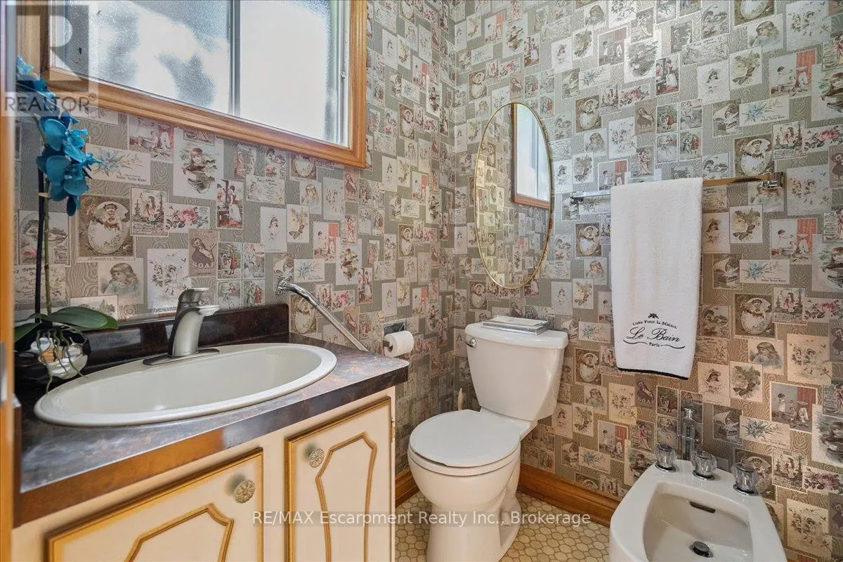346 KINGSWAY PLACE