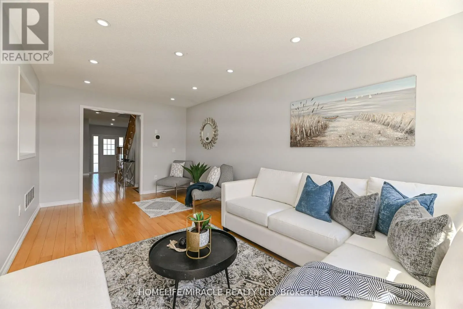 102 DELPORT CLOSE