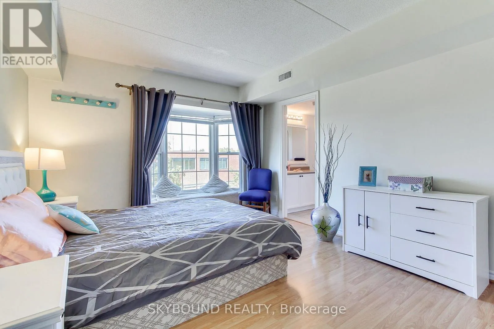 302 - 4003 KILMER DRIVE