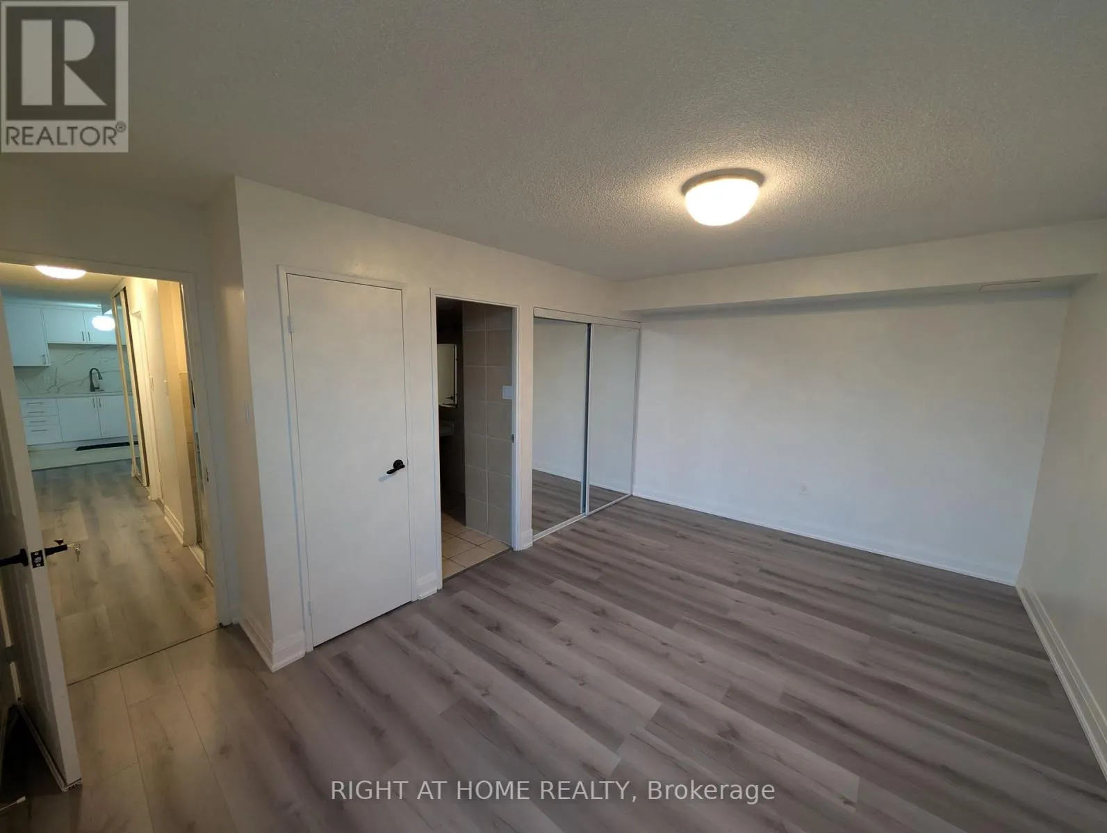 412 - 40 PANORAMA COURT