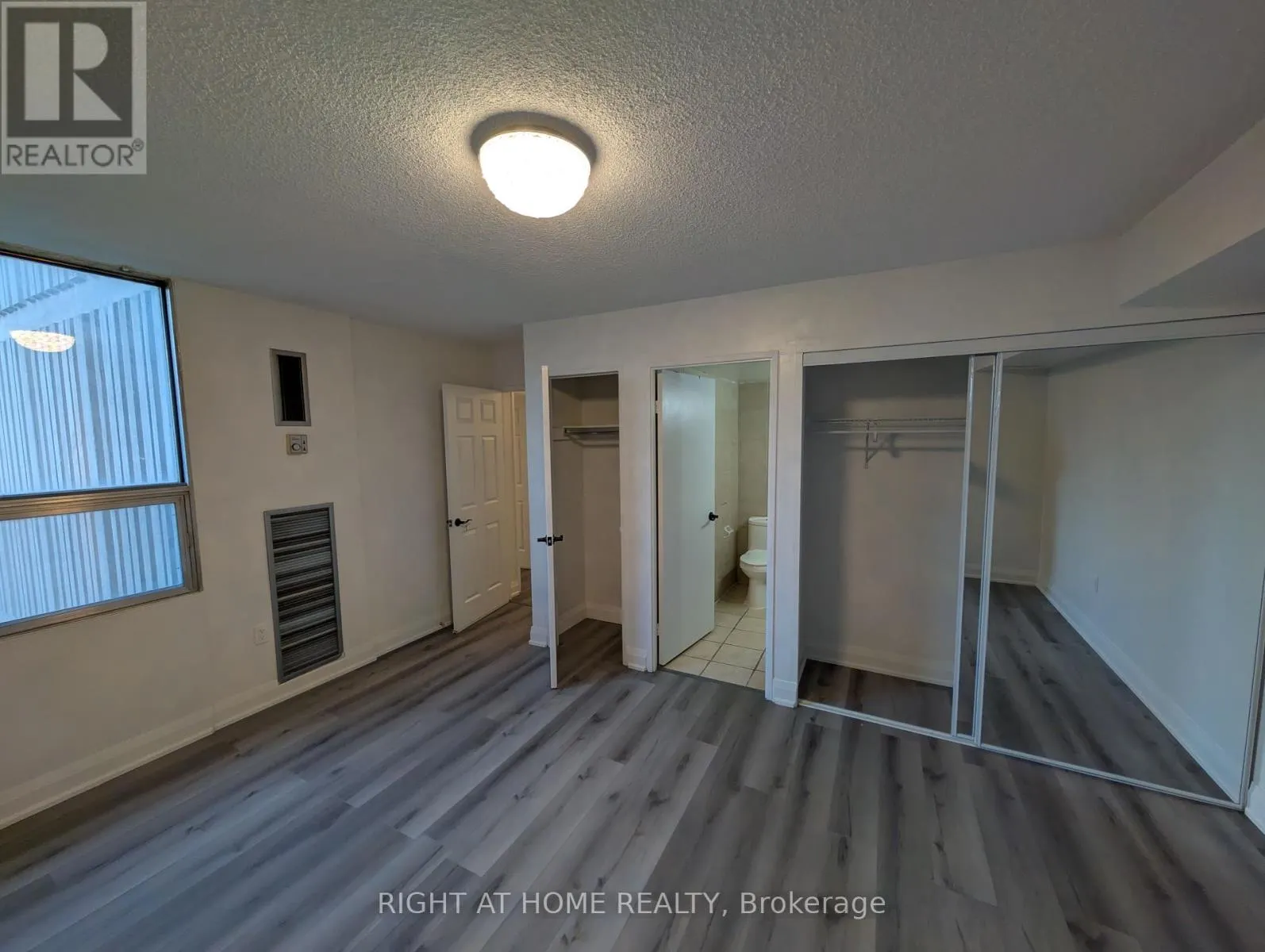 412 - 40 PANORAMA COURT