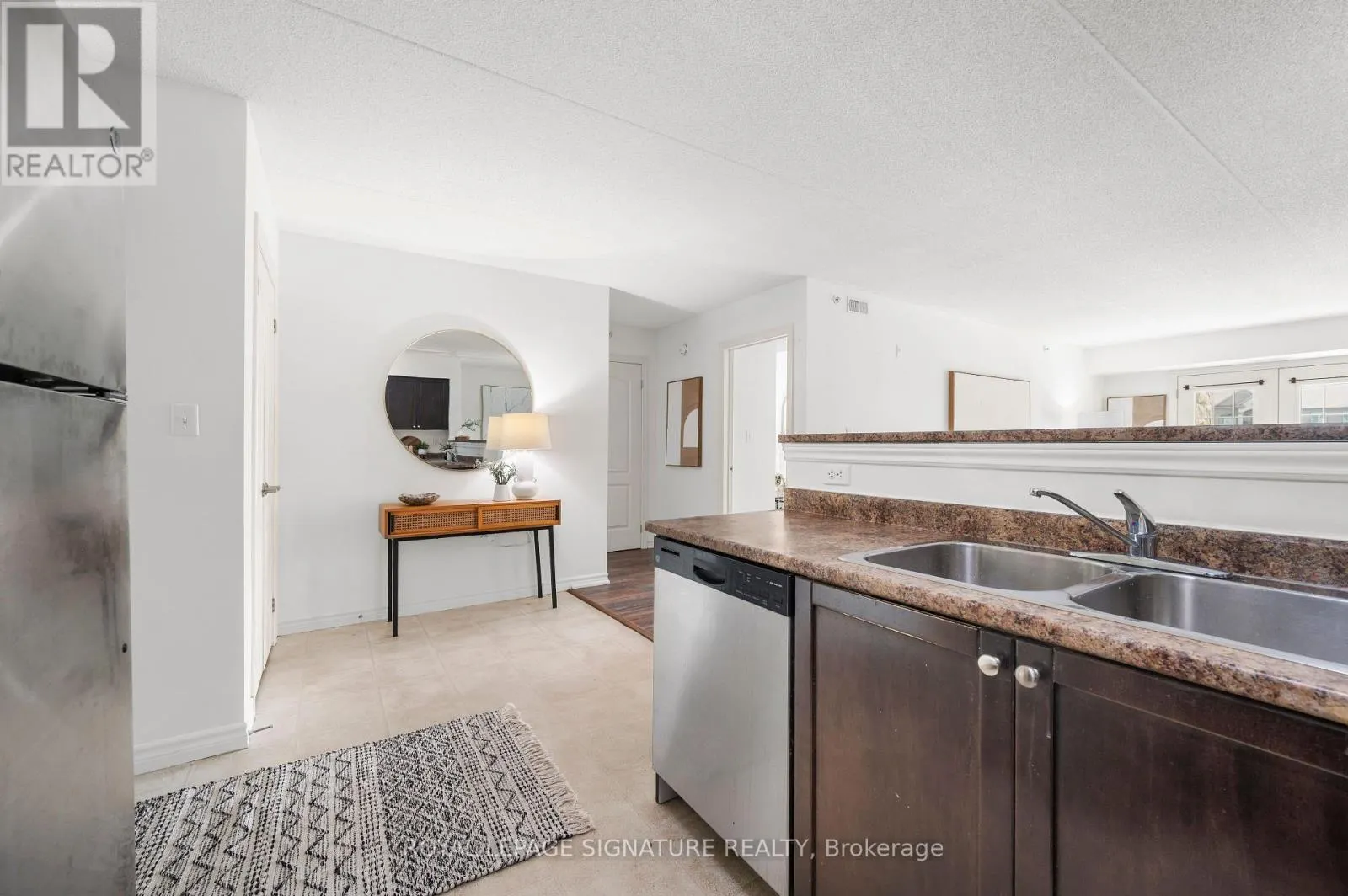 204 - 1470 MAIN STREET E