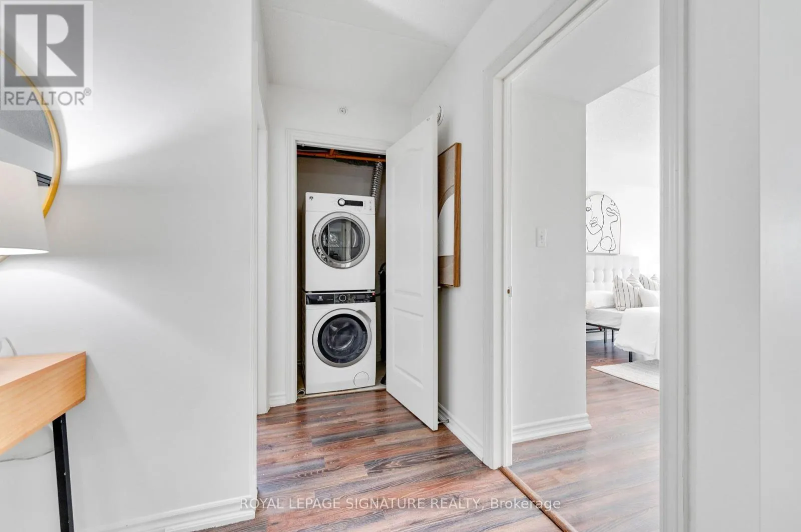 204 - 1470 MAIN STREET E