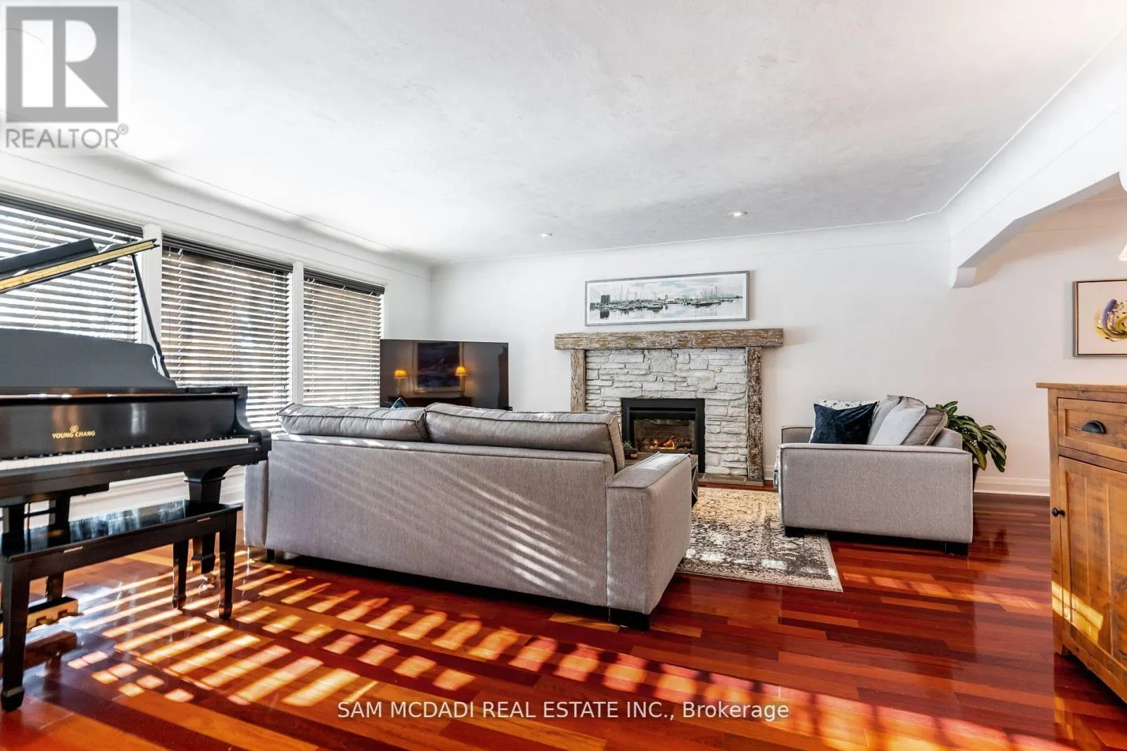 327 SHOREVIEW ROAD
