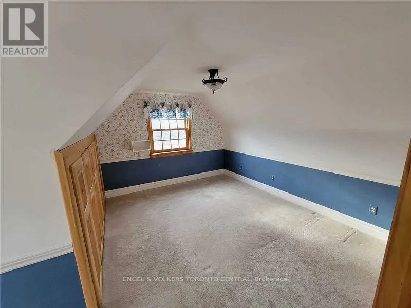 1327 MINEOLA GARDENS