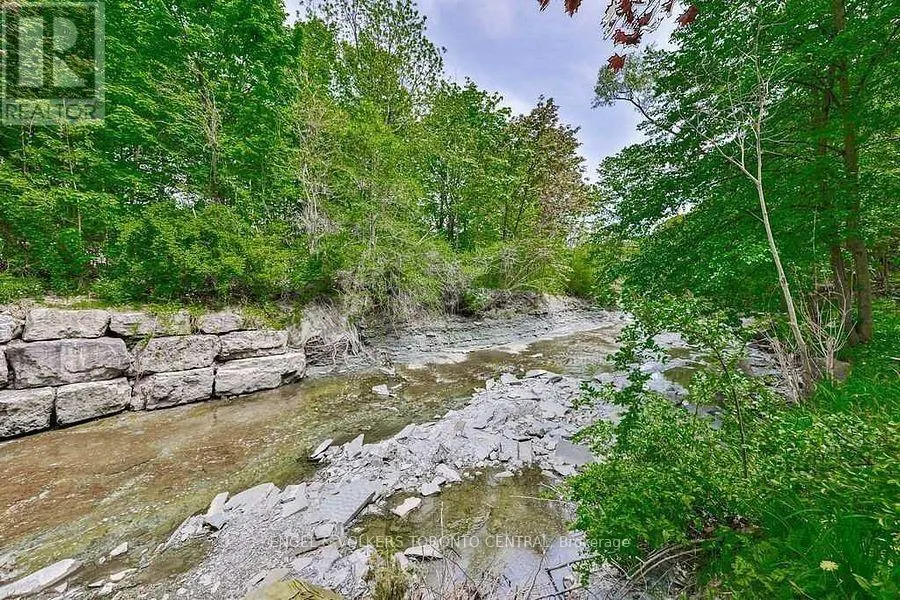 1327 MINEOLA GARDENS