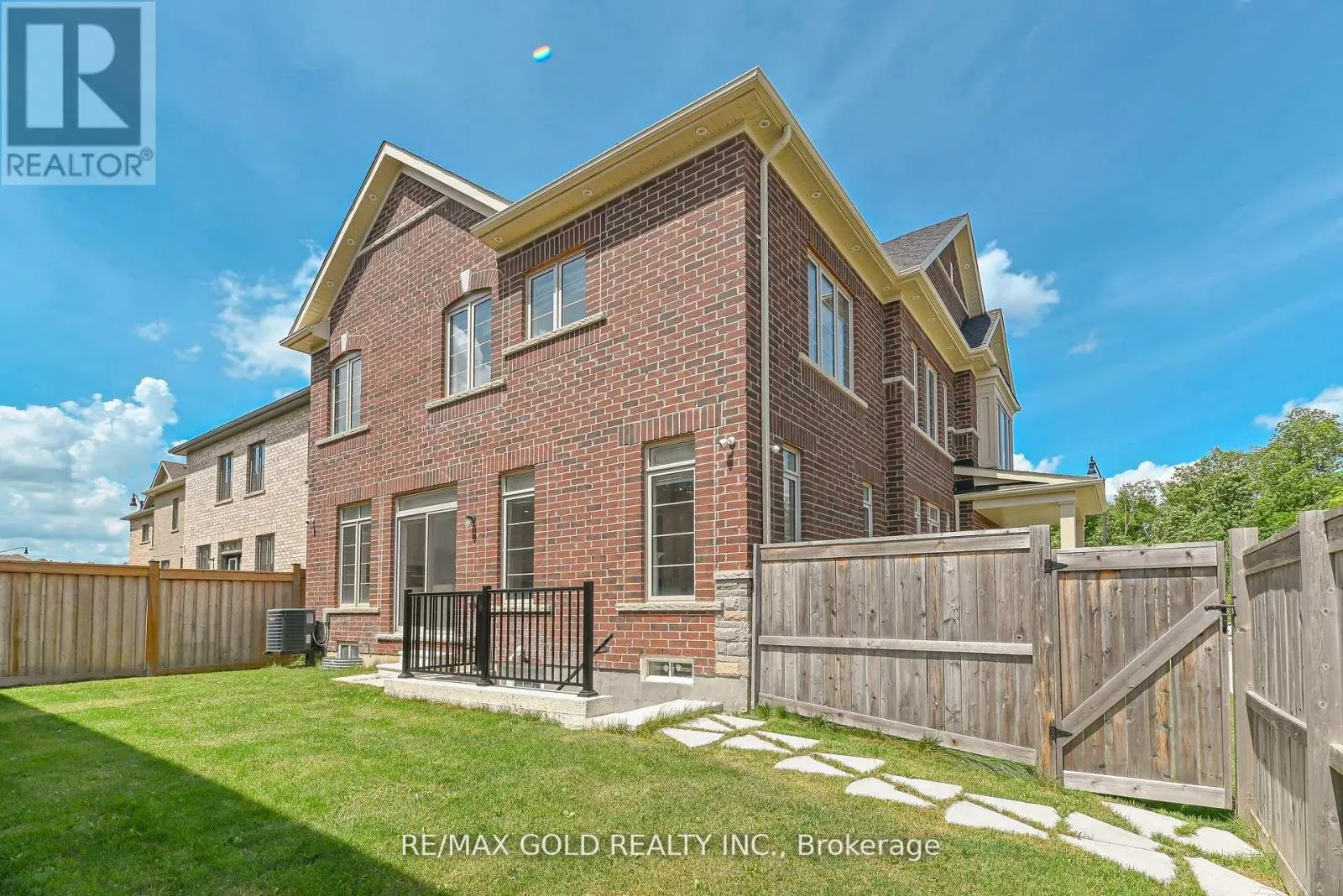59 COBRIZA CRESCENT