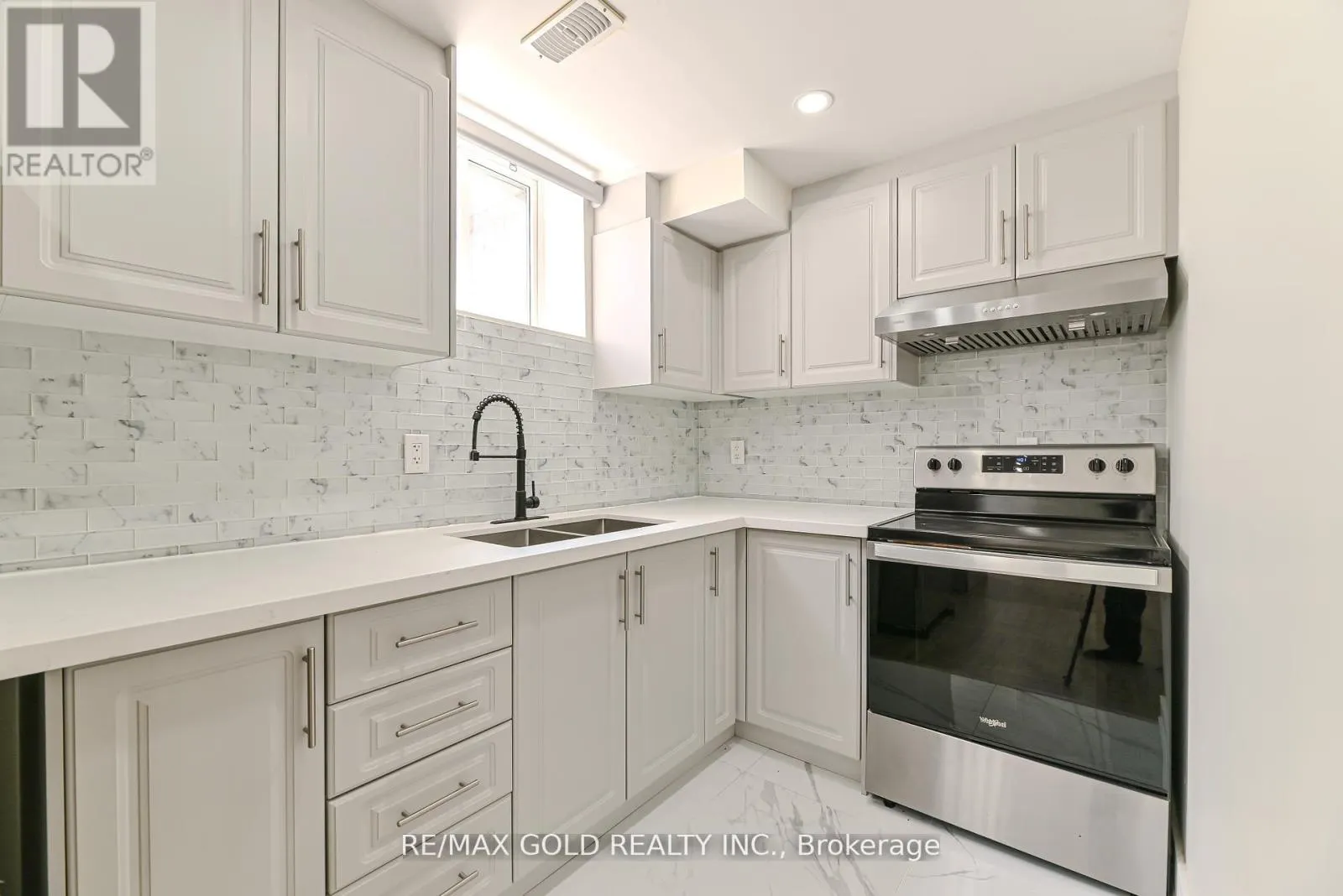59 COBRIZA CRESCENT