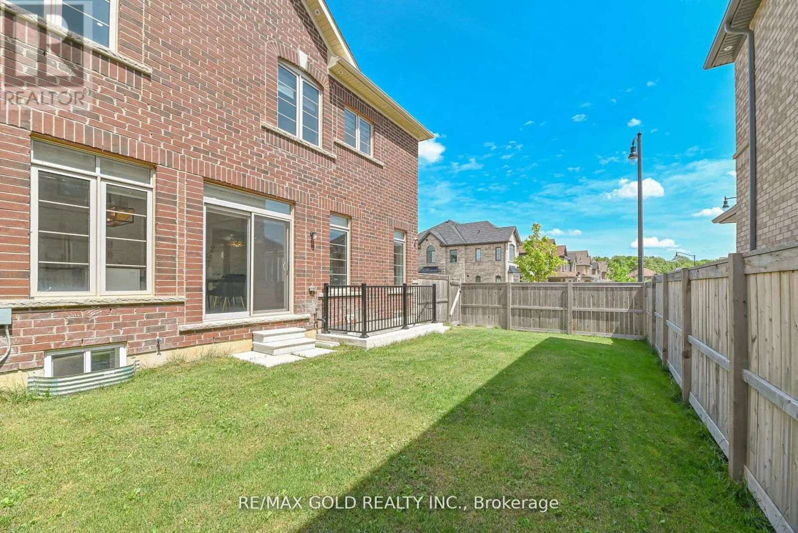59 COBRIZA CRESCENT