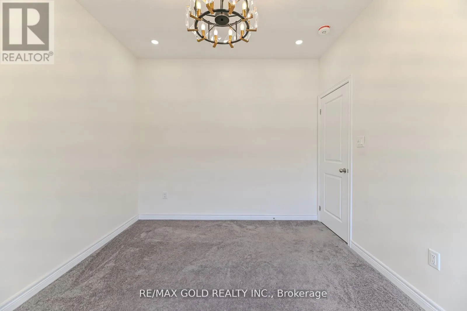 59 COBRIZA CRESCENT