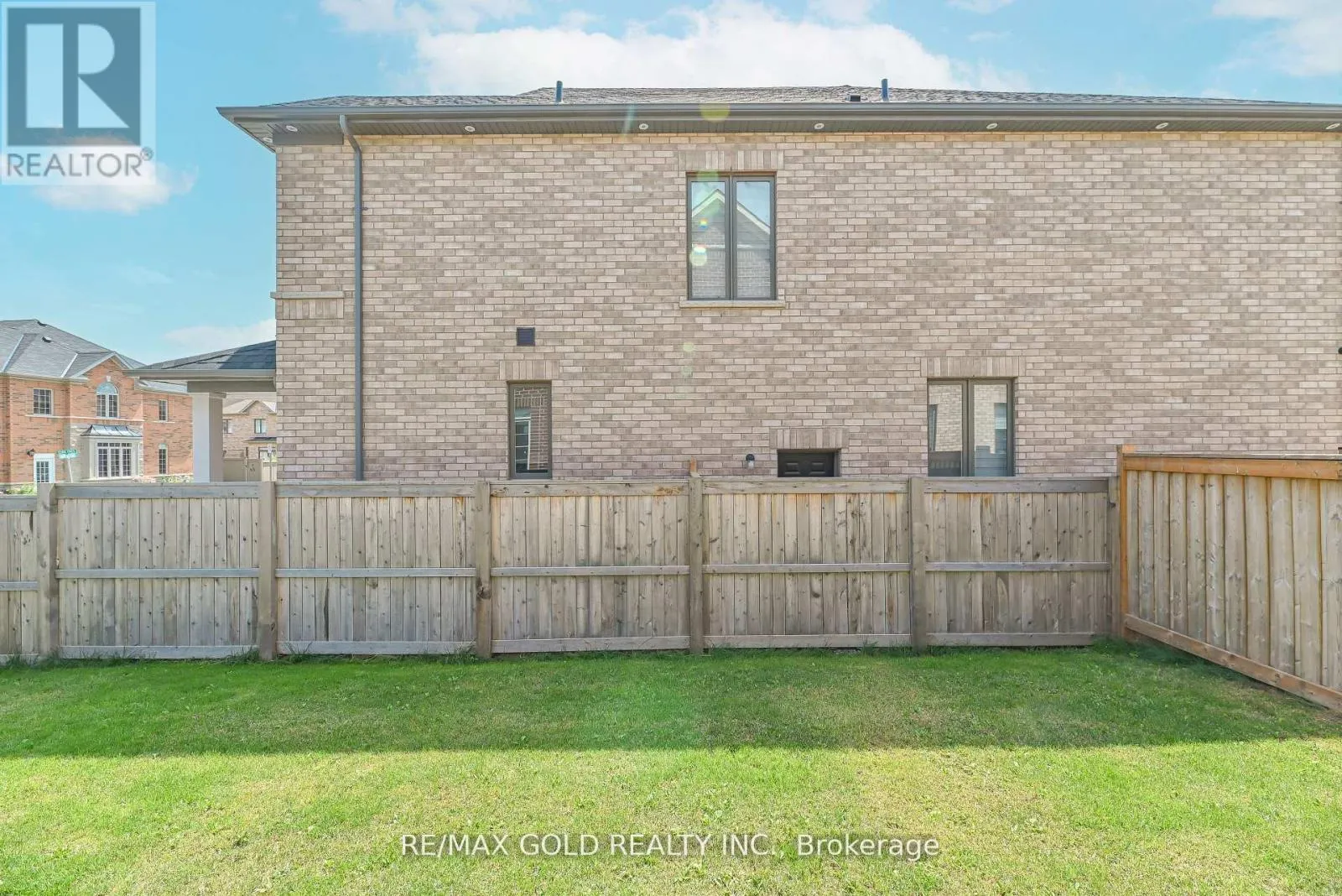59 COBRIZA CRESCENT
