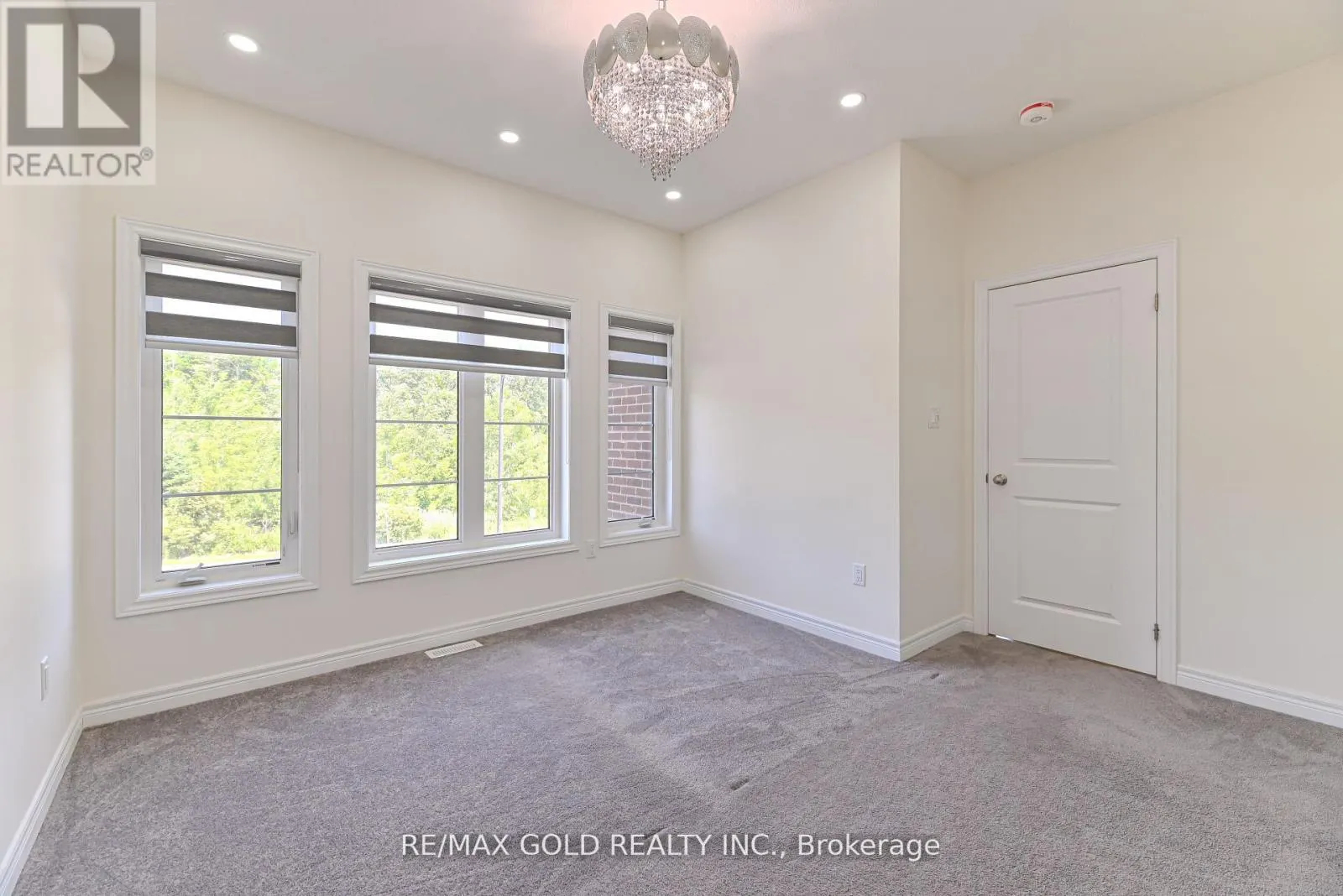 59 COBRIZA CRESCENT